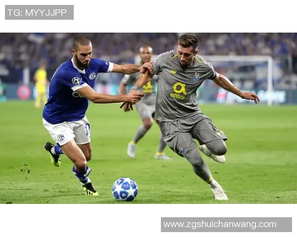 汉诺威96客场奇迹！逆转沙尔克04取得重要胜利